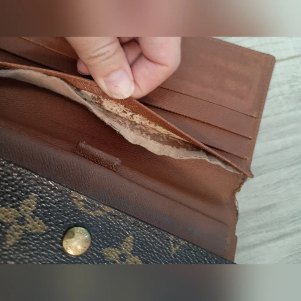 Louis Vuitton Monogram Tri Fold Wallet